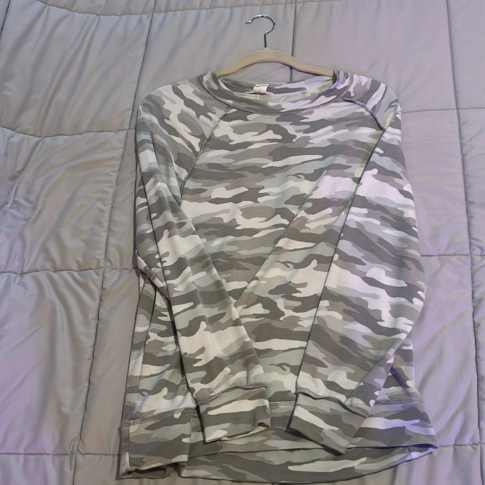 Caslon long sleeve camo shirt